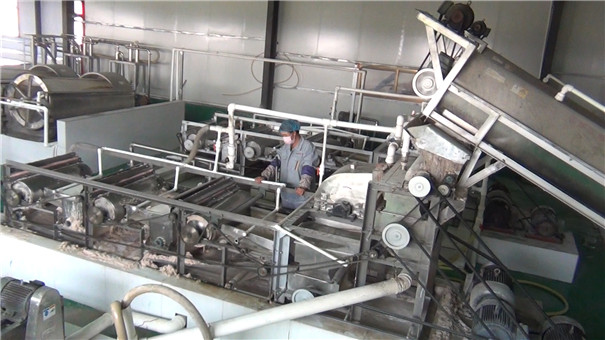 中小型的紅薯淀粉加工設(shè)備選擇依據(jù) 中小型的紅薯淀粉加工設(shè)備選擇依據(jù)