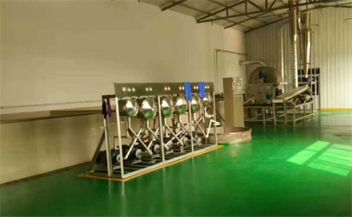 紅薯---->淀粉，從清洗粉碎到脫水烘干，一條淀粉生產線就能搞定